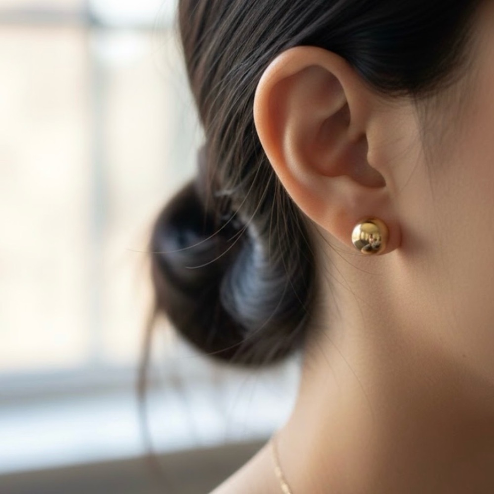 Elegant 10k solid Gold Stud Earrings